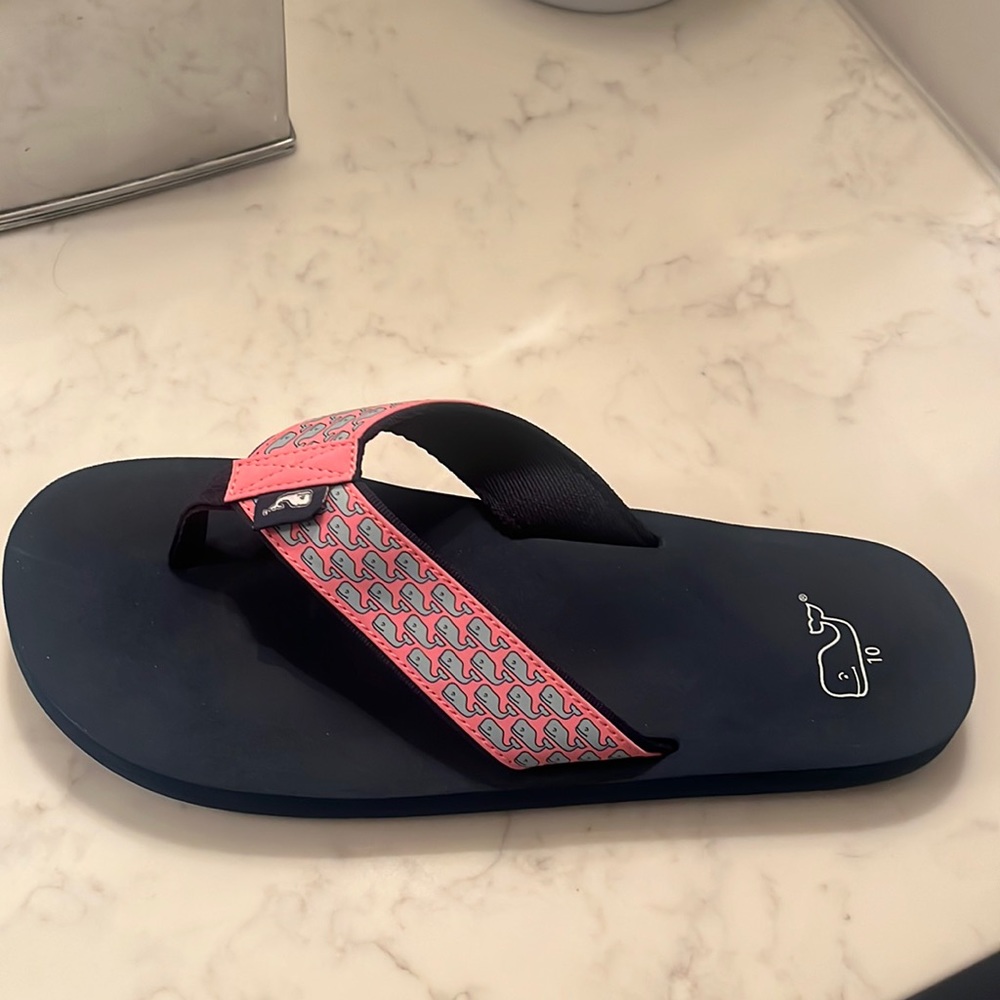 Vineyard vines men’s flip flops